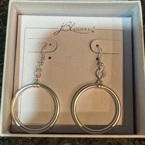 Silver Minimalist Dangle Earrings